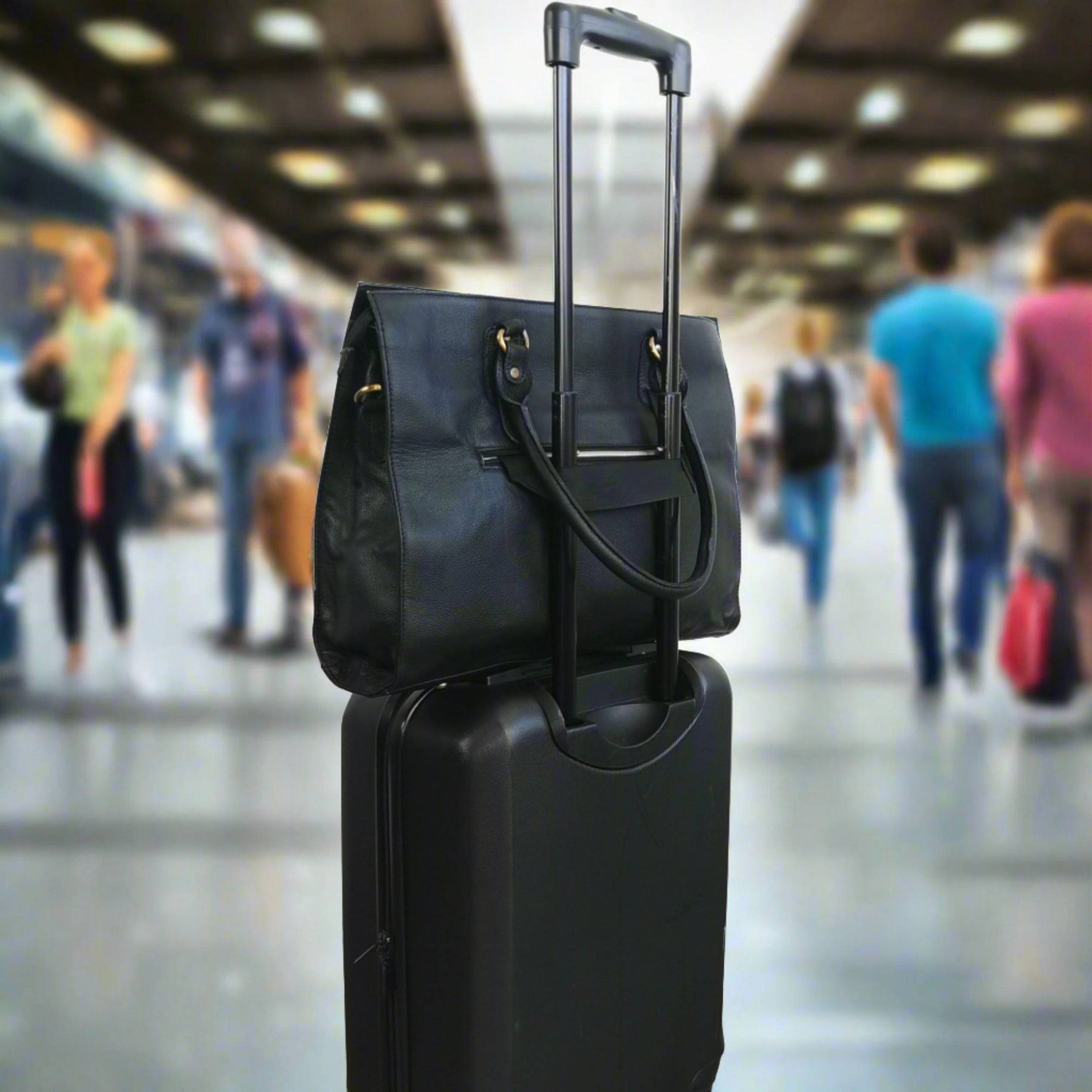 The Signature 17" Bag, Black - One for All