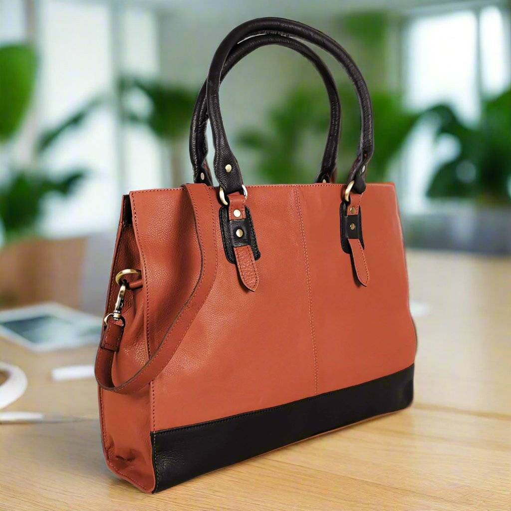 The Signature 17" Bag, Brown - One for All